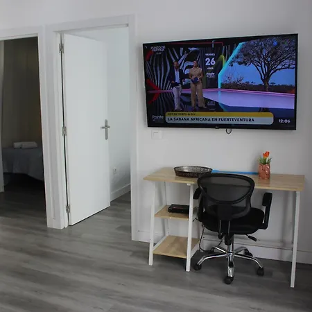 Vv Alcaravaneras Atico A アパート *